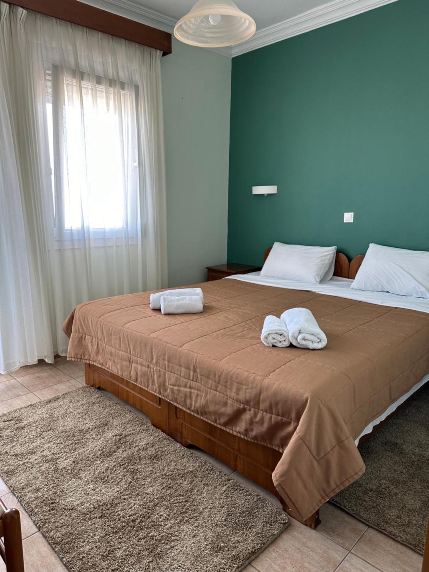 Hotel Anemos à Agia Triada  Extérieur photo